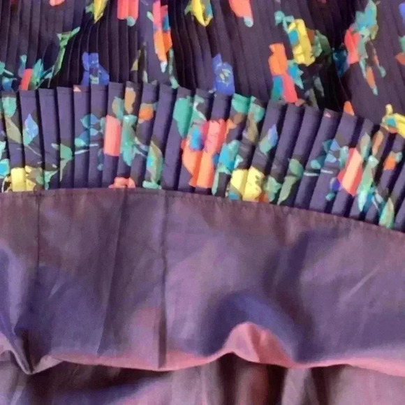 Merona Navy Blue Floral Flowy  Pleated Skirt Size Medium multi colored - Picture 5 of 6